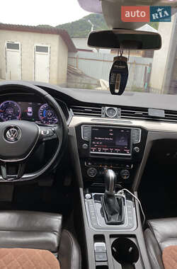 Седан Volkswagen Passat 2015 в 