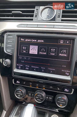 Седан Volkswagen Passat 2015 в 