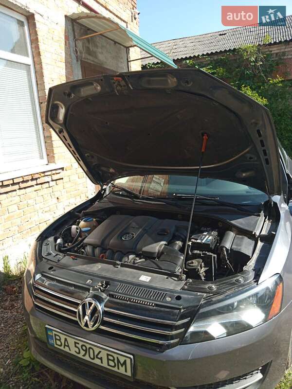 Седан Volkswagen Passat 2011 в Кропивницькому
