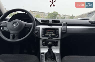 Универсал Volkswagen Passat 2011 в 