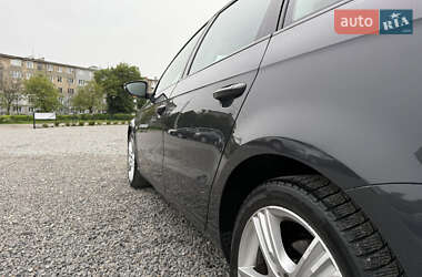 Универсал Volkswagen Passat 2011 в 