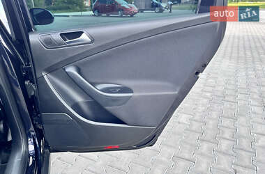 Універсал Volkswagen Passat 2010 в 