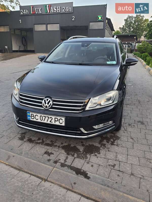 Універсал Volkswagen Passat 2011 в Львові