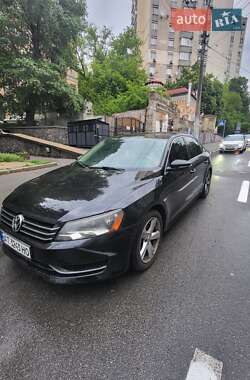 Седан Volkswagen Passat 2012 в Києві