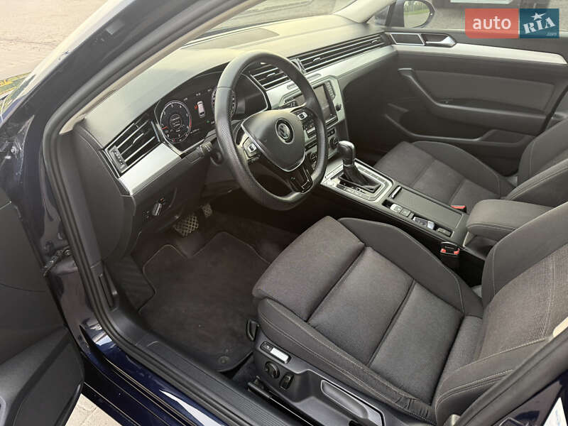 Универсал Volkswagen Passat 2015 в Львове