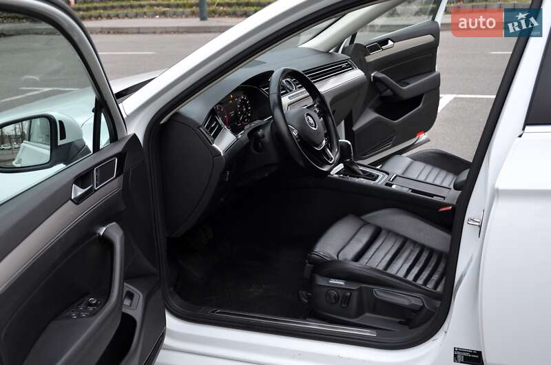 Универсал Volkswagen Passat 2018 в Киеве