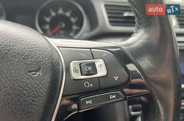 Седан Volkswagen Passat 2016 в 