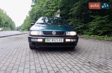 Универсал Volkswagen Passat 1994 в 