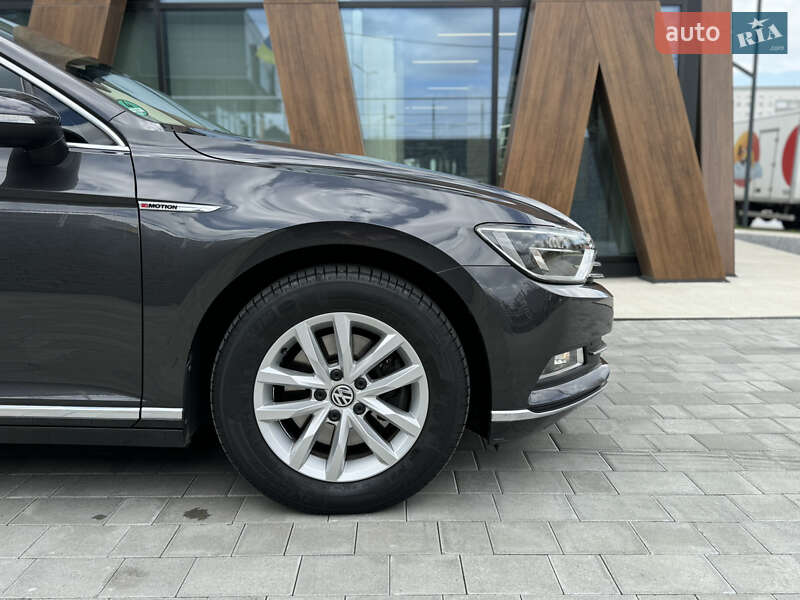 Седан Volkswagen Passat 2018 в Луцьку
