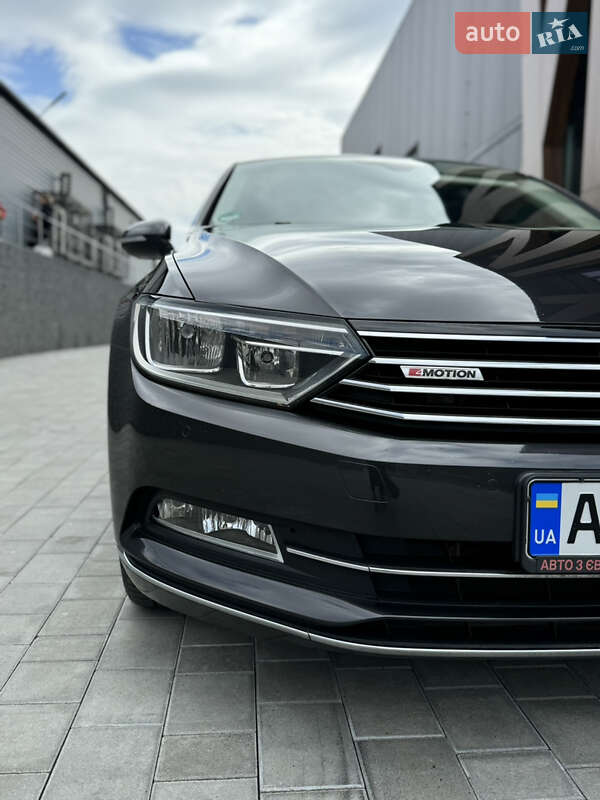 Седан Volkswagen Passat 2018 в Луцьку