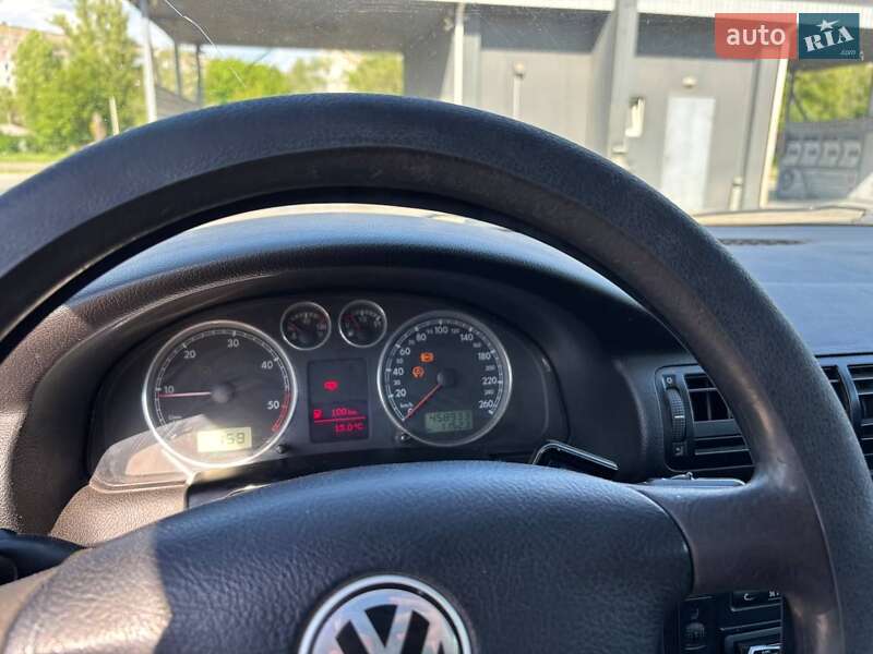 Универсал Volkswagen Passat 2001 в Смеле