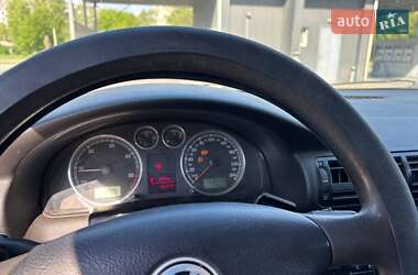 Універсал Volkswagen Passat 2001 в 