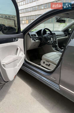 Седан Volkswagen Passat 2013 в 
