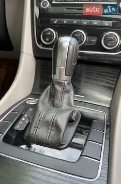 Седан Volkswagen Passat 2013 в 