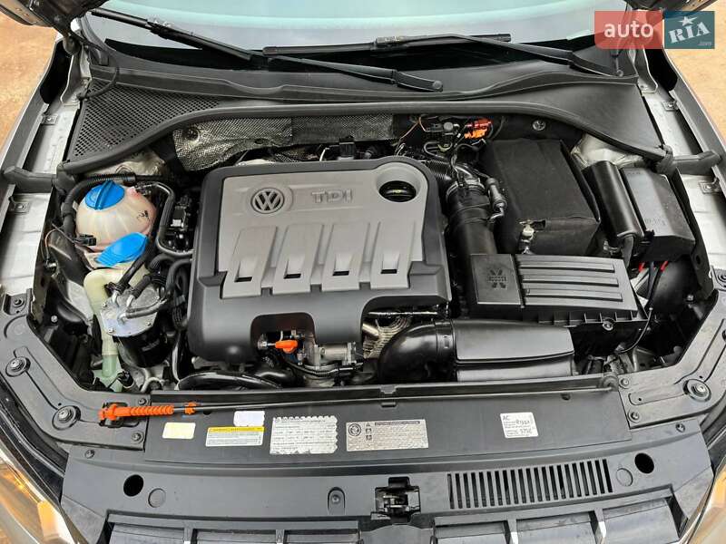 Седан Volkswagen Passat 2011 в Луцке