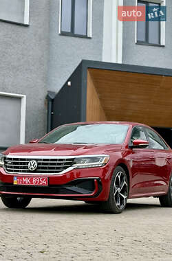 Седан Volkswagen Passat 2022 в 