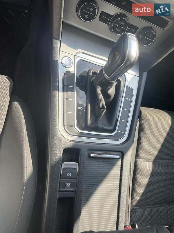 Универсал Volkswagen Passat 2015 в Ужгороде фото 18 Универсал Volkswagen Passat 2015 в Ужгороде