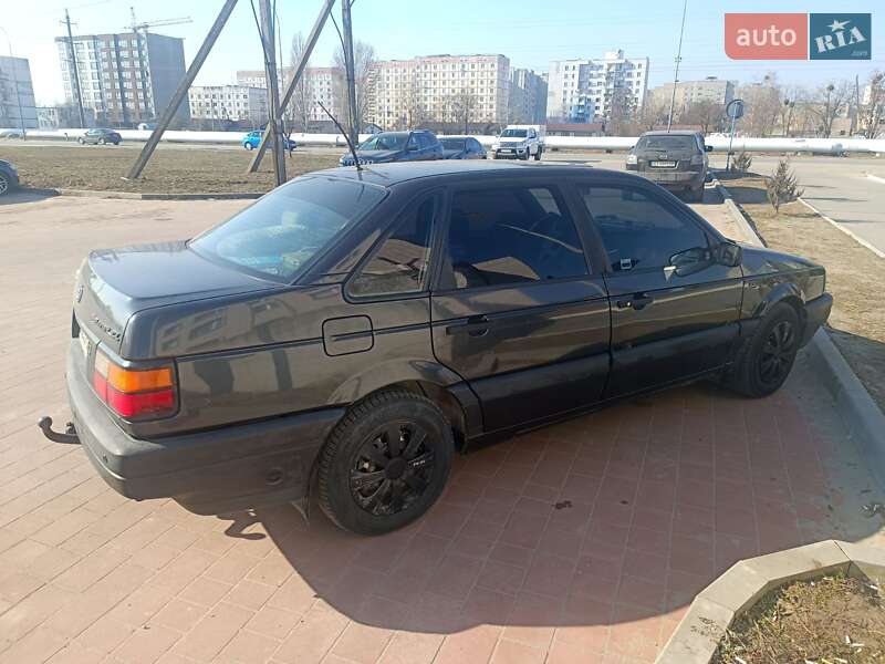 Седан Volkswagen Passat 1989 в Нетішині