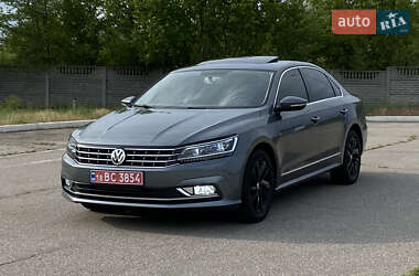 Седан Volkswagen Passat 2018 в Запорожье