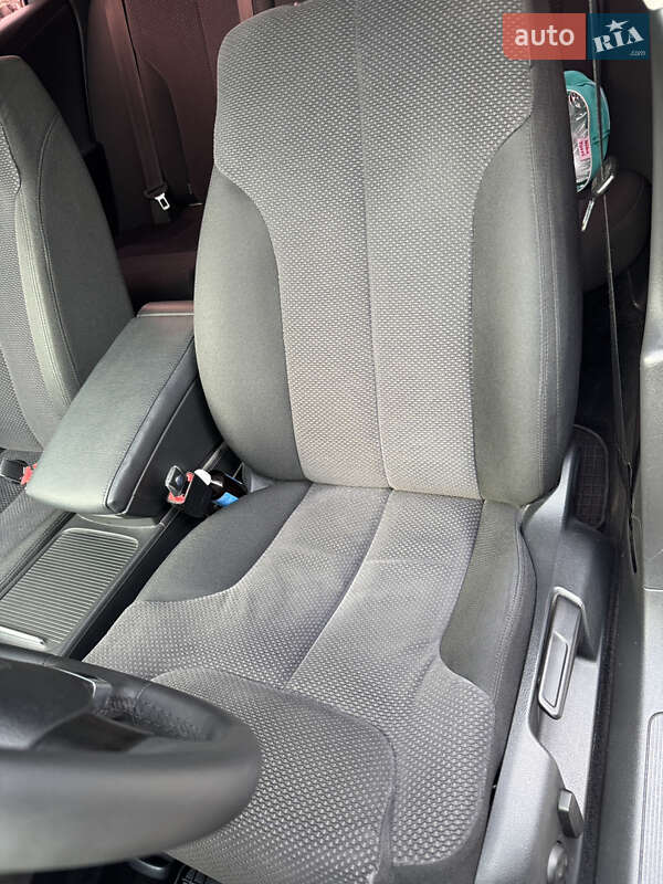 Універсал Volkswagen Passat 2010 в Одесі