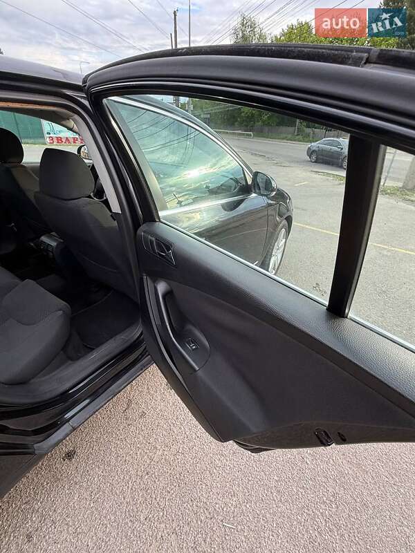 Седан Volkswagen Passat 2005 в Киеве