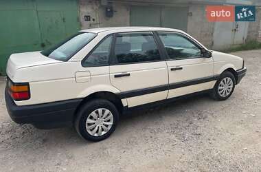 Седан Volkswagen Passat 1989 в 