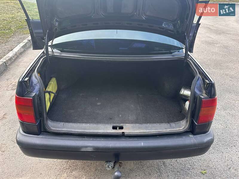 Седан Volkswagen Passat 1994 в Житомирі