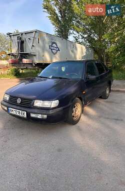 Седан Volkswagen Passat 1994 в Житомире
