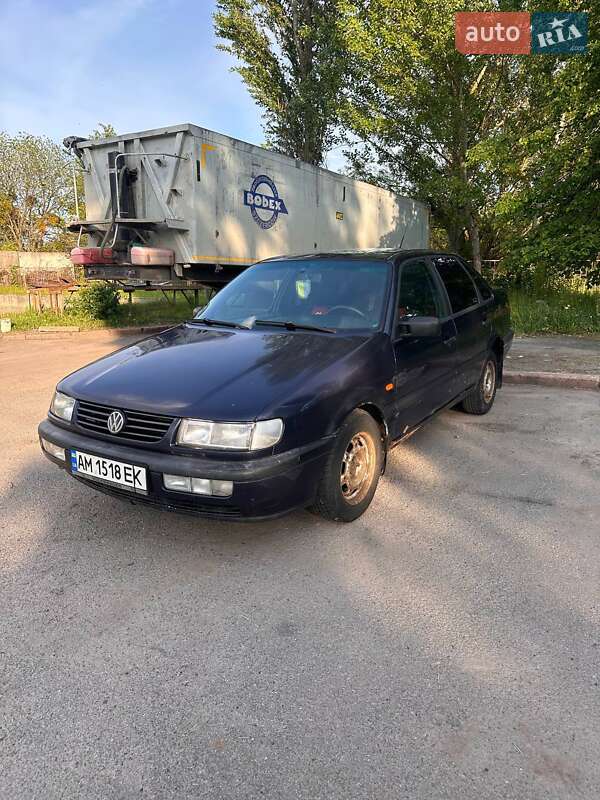 Седан Volkswagen Passat 1994 в Житомирі