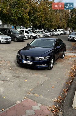 Седан Volkswagen Passat 2018 в Киеве