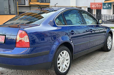 Седан Volkswagen Passat 2004 в 