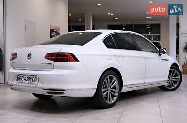 Седан Volkswagen Passat 2015 в 