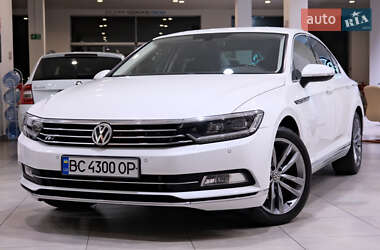 Седан Volkswagen Passat 2015 в 