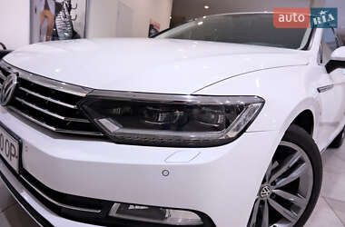 Седан Volkswagen Passat 2015 в 