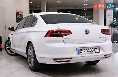 Седан Volkswagen Passat 2015 в 