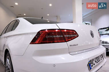 Седан Volkswagen Passat 2015 в 