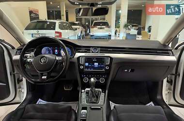 Седан Volkswagen Passat 2015 в 