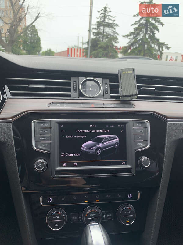Універсал Volkswagen Passat 2015 в Харкові