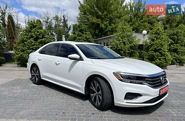 Седан Volkswagen Passat 2020 в 
