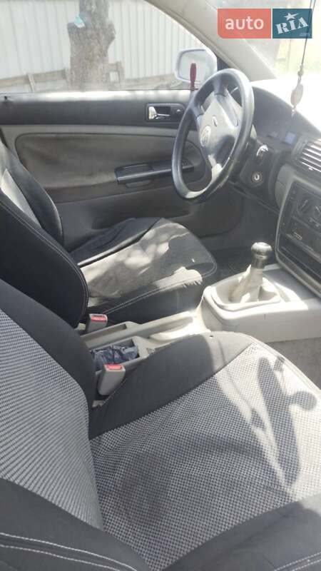 Універсал Volkswagen Passat 2000 в Черкасах