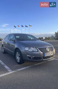 Седан Volkswagen Passat 2007 в Киеве