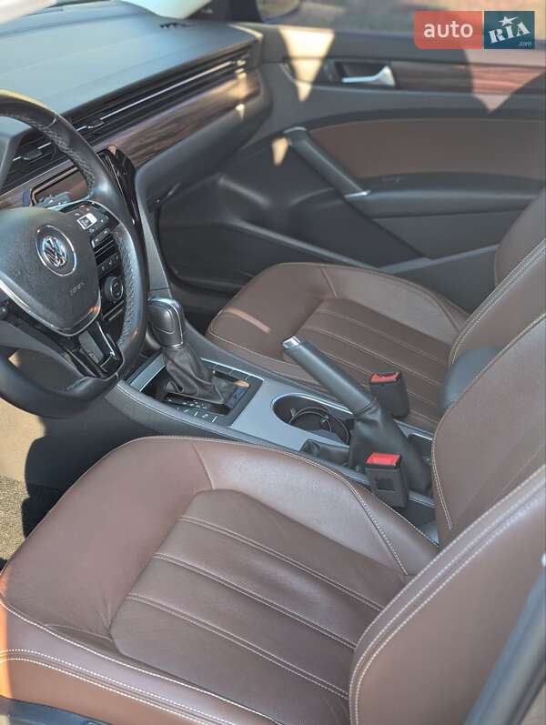 Седан Volkswagen Passat 2020 в Кропивницькому