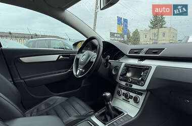 Универсал Volkswagen Passat 2012 в 
