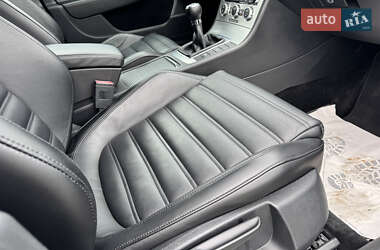 Универсал Volkswagen Passat 2012 в 