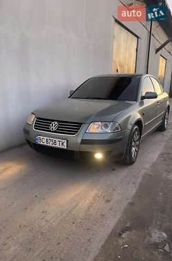 Седан Volkswagen Passat 2002 в Львове