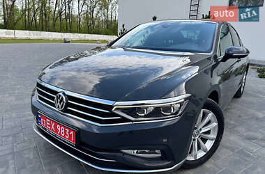 Седан Volkswagen Passat 2020 в Киеве
