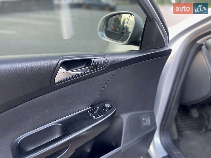 Универсал Volkswagen Passat 2006 в Харькове