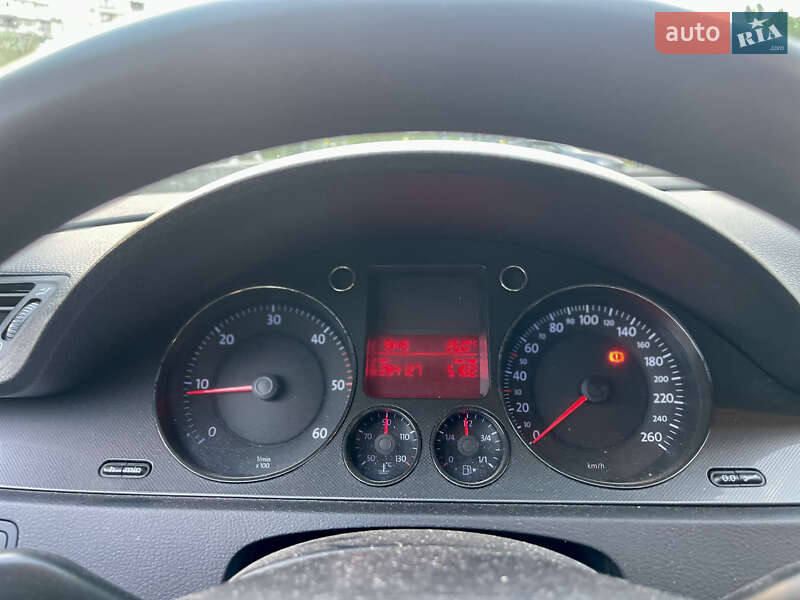Универсал Volkswagen Passat 2006 в Харькове