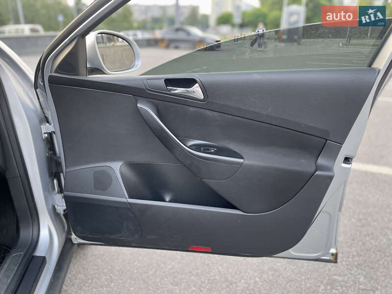 Универсал Volkswagen Passat 2006 в Харькове