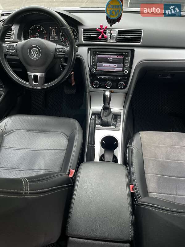 Седан Volkswagen Passat 2012 в Броварах